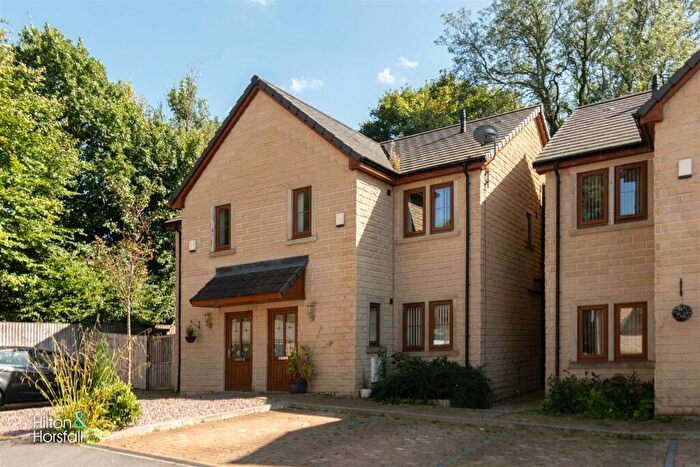 3 Bedroom Semi-Detached House For Sale In Walton Place, Nelson, BB9
