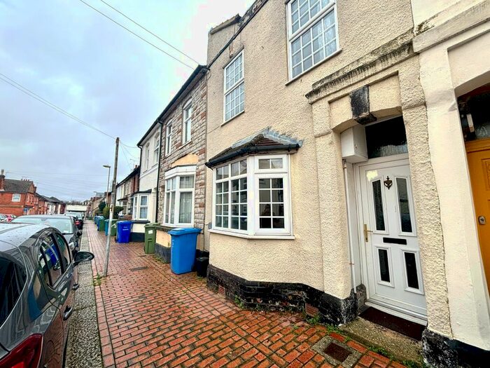 2 Bedroom Terraced House To Rent In Gordon Road, Aldershot, GU11