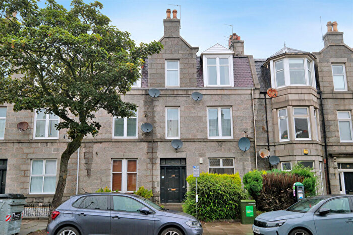 1 Bedroom Flat For Sale In Union Grove, The West End, Aberdeen, AB10
