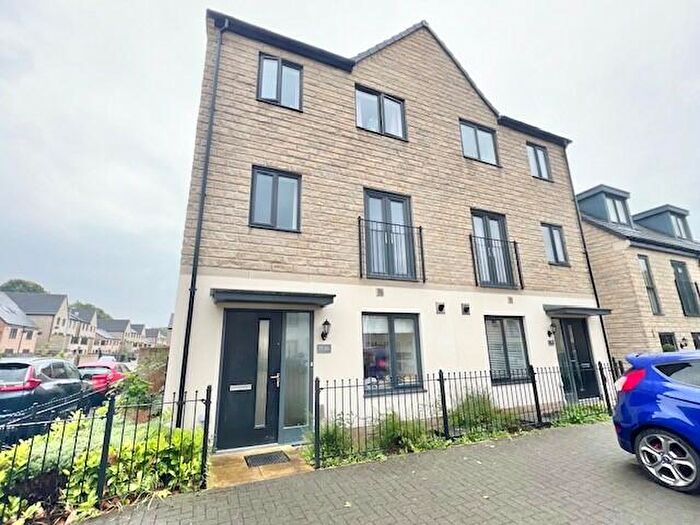 3 Bedroom Semi-Detached House To Rent In Barge Avenue, Sowerby Bridge, HX6