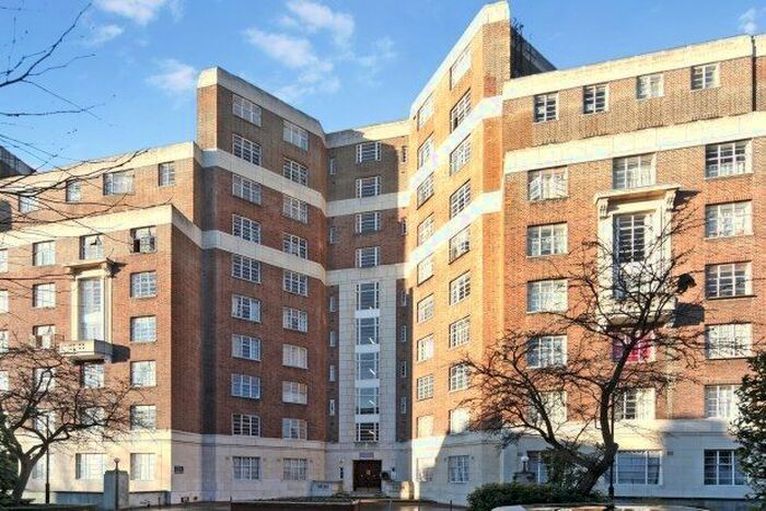Studio To Rent In Hamlet Gardens, London, W6