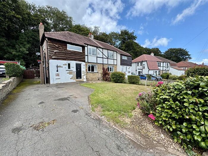 3 Bedroom Semi-Detached House For Sale In Broadgate Crescent, Almondbury, Huddersfield, HD5