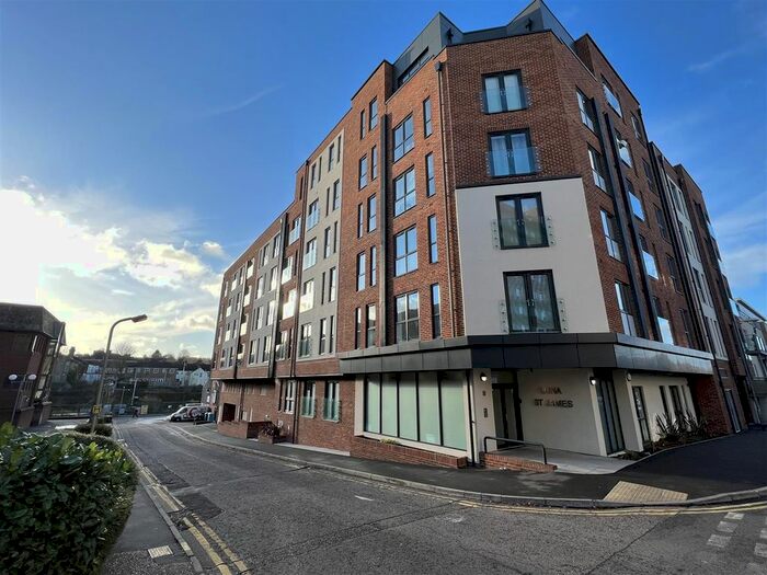 2 Bedroom Flat To Rent In Lunar House, St. James Road, Brentwood, CM14