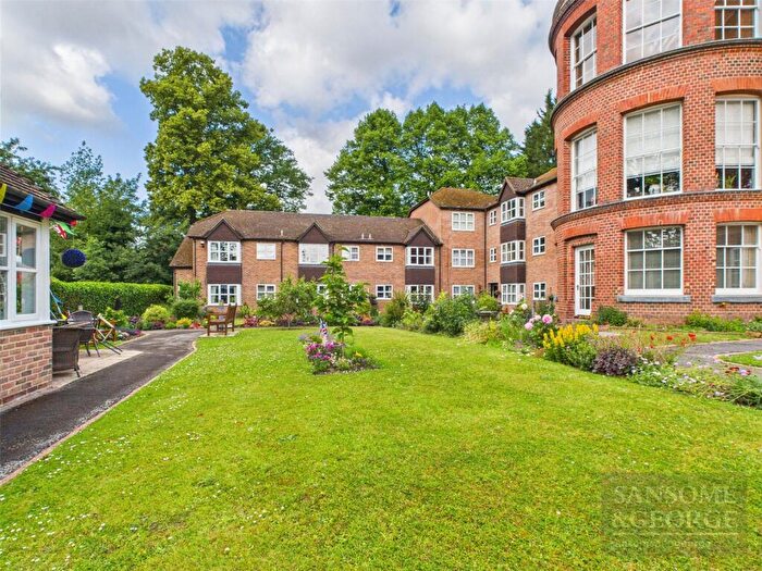 1 Bedroom Apartment For Sale In Burghfield Road, Reading, Berkshire, RG30