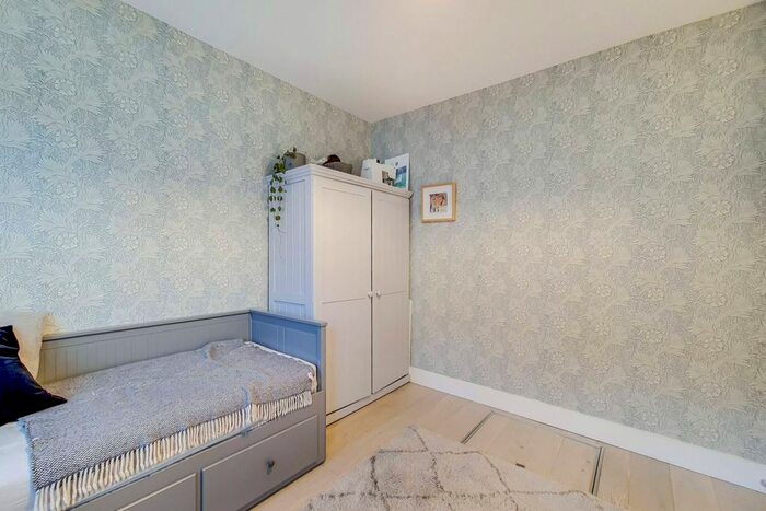 2 Bedroom Maisonette To Rent In Upland Road, East Dulwich, London, SE22