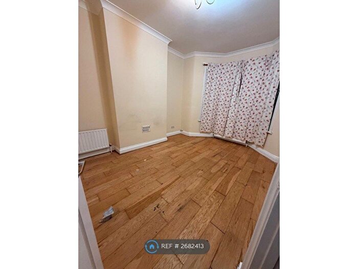 2 Bedroom Flat To Rent In Colchester Avenue, London, E12