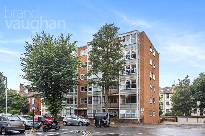 2 Bedroom Flat To Rent In The Drive, Hove, East Sussex, BN3