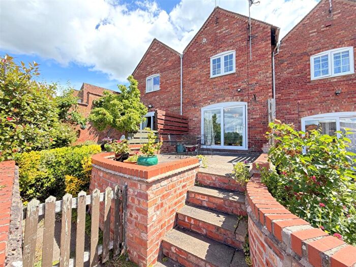 2 Bedroom Terraced House For Sale In Theatre Street, Warwick, CV34