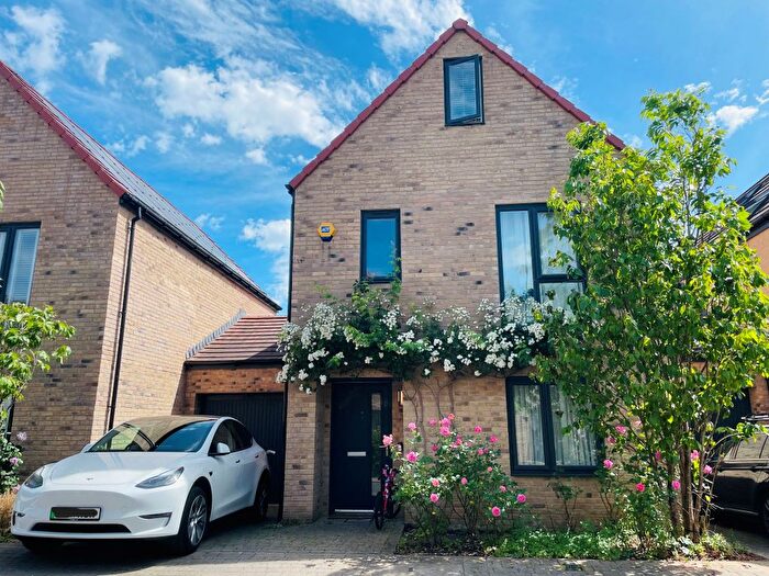 5 Bedroom Link Detached House For Sale In Chivers Street, Bath, BA2