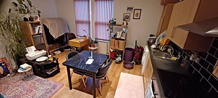 1 Bedroom Flat To Rent In The Village Street, Leeds, LS4