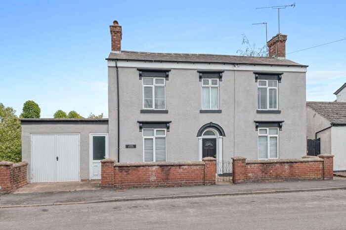 3 Bedroom Detached House For Sale In New Road, Studley, B80