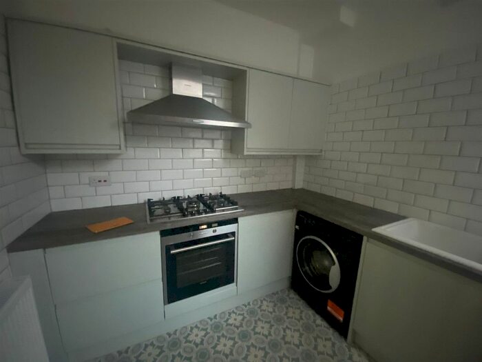 2 Bedroom Property To Rent In Edge Lane, Droylsden, Manchester, M43