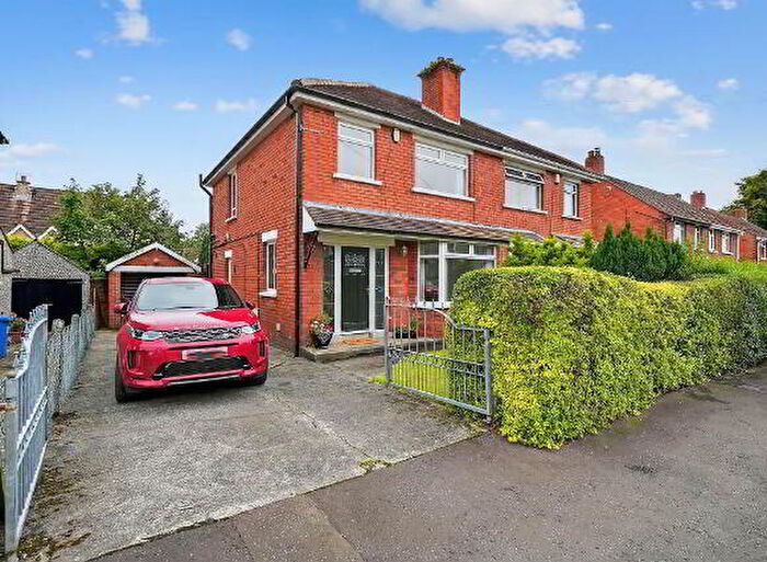 3 Bedroom Semi-detached Villas For Sale In Barnetts Road, Belfast, BT5
