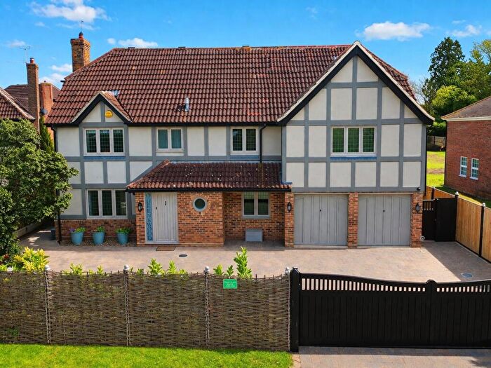 5 Bedroom Detached House For Sale In Station Road, Hatfield Peverel, CM3