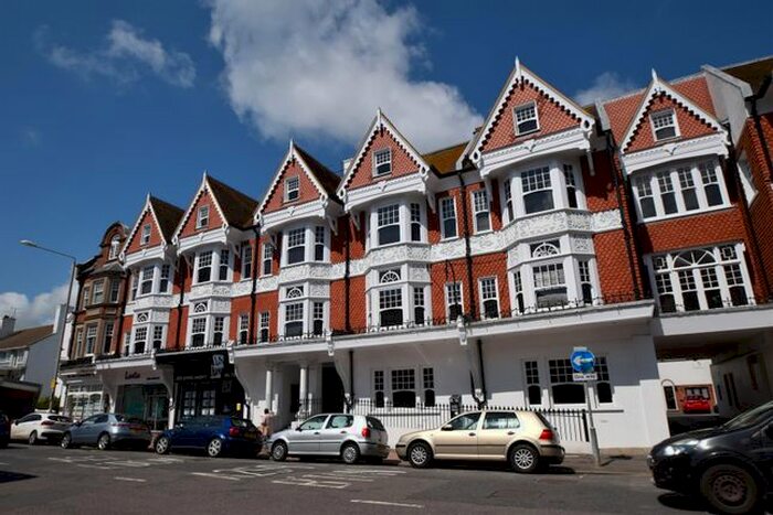 2 Bedroom Flat To Rent In South Street, Eastbourne, East Sussex BN21