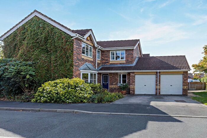 4 Bedroom Detached House For Sale In Rosedale Close, Normanton, West Yorkshire, WF6