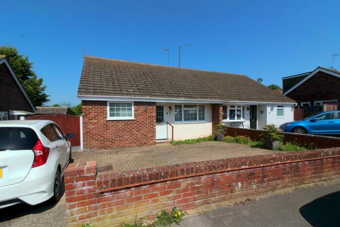3 Bedroom Bungalow To Rent In Goran Avenue, Stony Stratford, Milton Keynes, MK11
