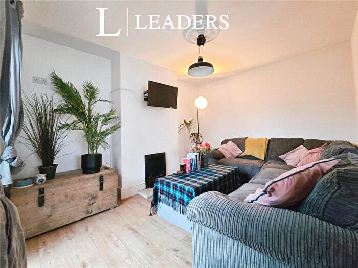 3 Bedroom House For Sale In Cambridge Road, Gosport, PO12