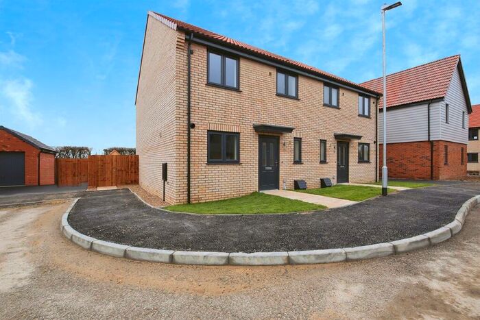 3 Bedroom Semi-Detached House For Sale In Emerald Road, Surfleet, Spalding, PE11