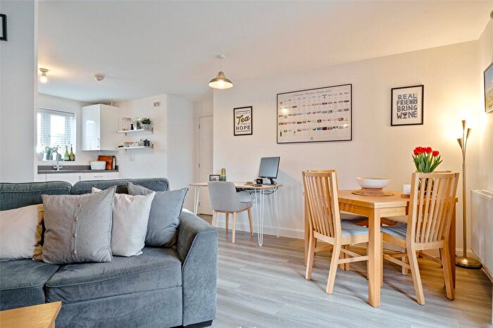 2 Bedroom Apartment For Sale In Whitlock Avenue, Wokingham, Berkshire, RG40