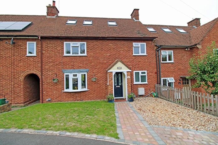 5 Bedroom Terraced House For Sale In The Green, RG25