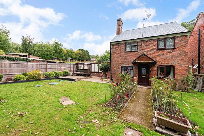 2 Bedroom Detached House For Sale In Southwick Road, Wickham, Fareham, PO17