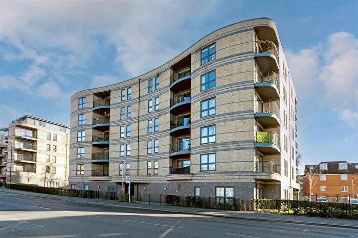 2 Bedroom Apartment For Sale In Windsor Road, Slough, SL1