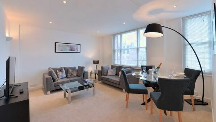 2 Bedroom Flat To Rent In Hill Street, London, W1J
