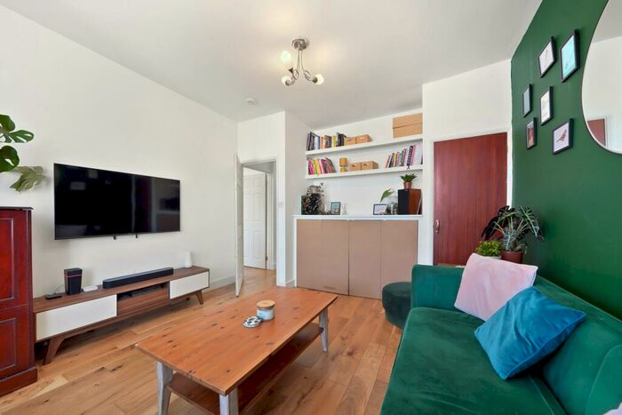 2 Bedroom Apartment To Rent In The Drive, Ilford, IG1