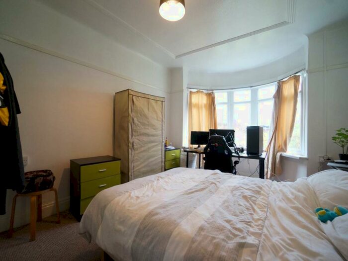 4 Bedroom House To Rent In Farrar Road, Bangor, LL57