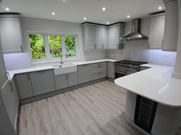5 Bedroom Detached House To Rent In Pebblehill Road, Betchworth, RH3