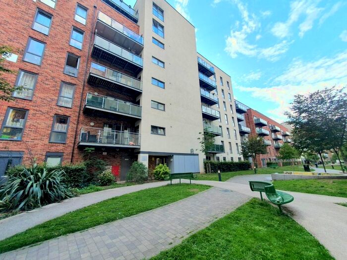 3 Bedroom Flat To Rent In Canterbury House, Dagenham, RM8