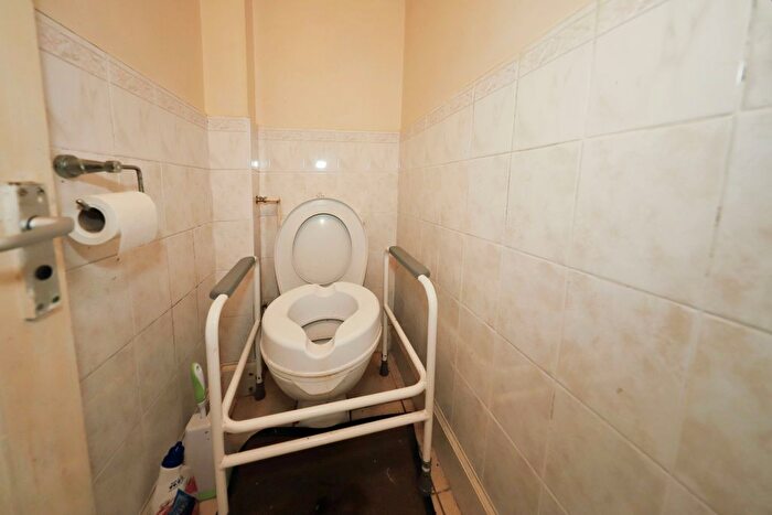3 Bedroom Terraced House For Sale In Pembroke Avenue, Wolverhampton, West Midlands, WV2