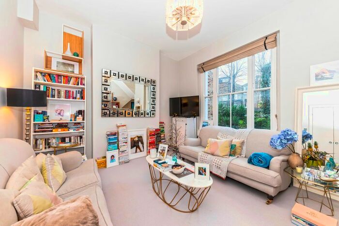 1 Bedroom Flat To Rent In Blenheim Crescent, W11