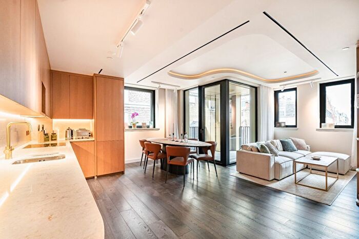 3 Bedroom Flat For Sale In Fareham Street, London, W1F