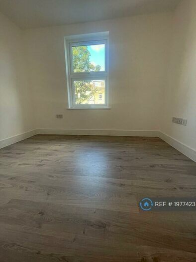 Studio To Rent In Lordship Lane, London, N22