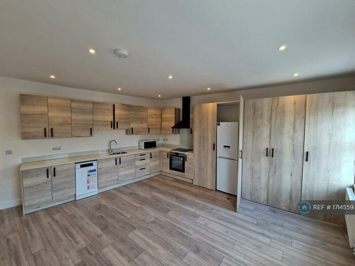2 Bedroom Flat To Rent In Station Road, Harlesden, NW10