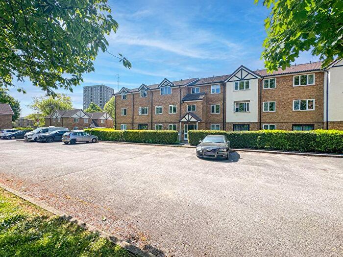 1 Bedroom Apartment To Rent In Raven Close, London, NW9