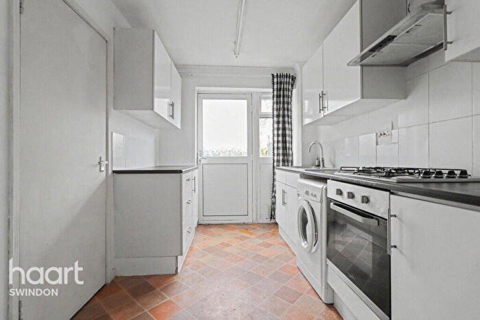 3 Bedroom End Of Terrace House To Rent In Lilac Court, Swindon, SN2