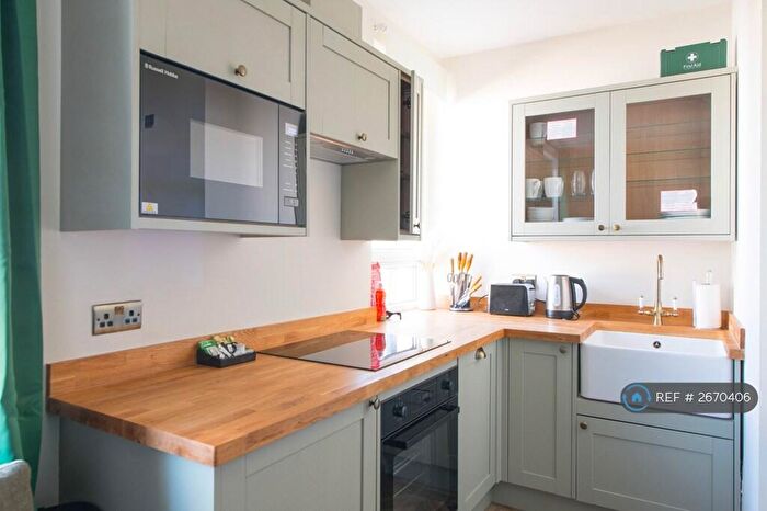 2 Bedroom Flat To Rent In Brighton Road, Bristol, BS6