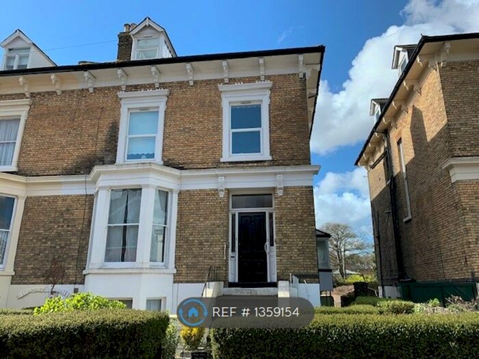 2 Bedroom Flat To Rent In Maison Dieu Road, Dover, CT16