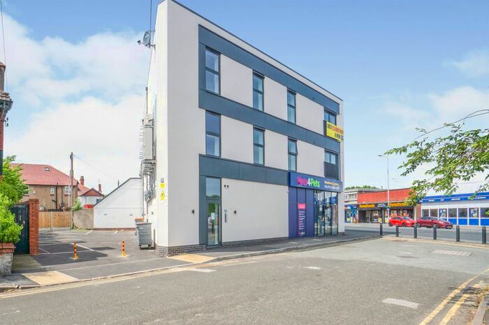2 Bedroom Flat For Sale In Elm Road North, Birkenhead, CH42