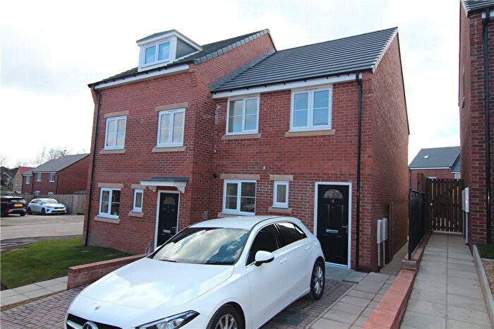 3 Bedroom Semi-Detached House To Rent In Chestnut Close, Stockton-On-Tees, Durham, TS20