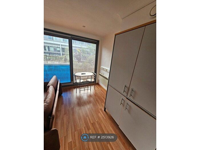 Studio To Rent In Regent Street, Leeds, LS2