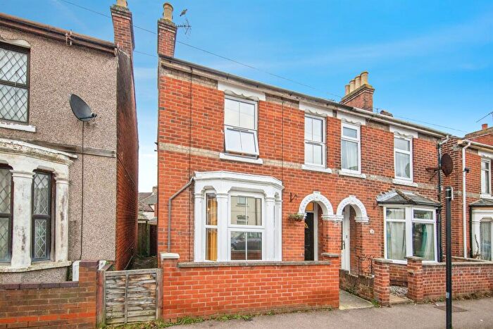 3 Bedroom Semi Detached House For Sale In Winnock Road, Colchester, CO1