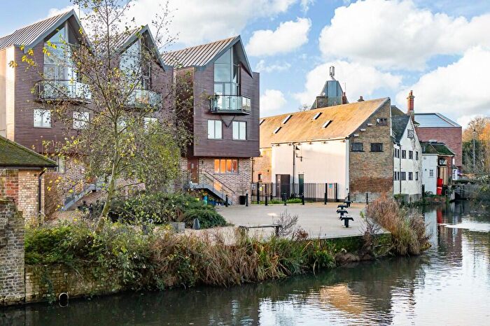 3 Bedroom Apartment For Sale In Dolphin Yard, Maidenhead Street, Hertford, Hertfordshire, SG14