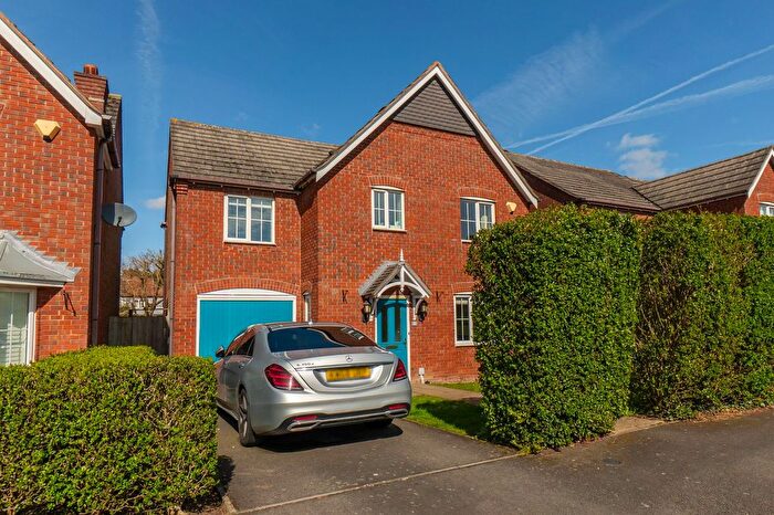 4 Bedroom Detached House For Sale In Pinfold Close, Hinckley, LE10