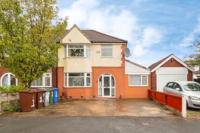 3 Bedroom Semi Detached House For Sale In Maple Avenue, Audenshaw, Manchester, Greater Manchester, M34