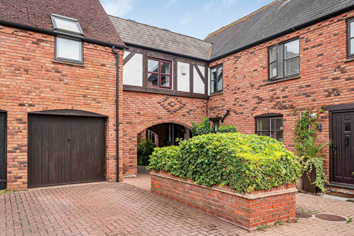 4 Bedroom Terraced House For Sale In Farriers Reach, Bishops Cleeve, Cheltenham, GL52