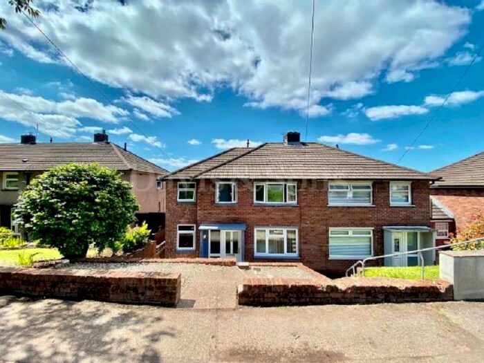 Houses for sale & to rent in NP10 9AG, Hensol Close, Rogerstone Newport